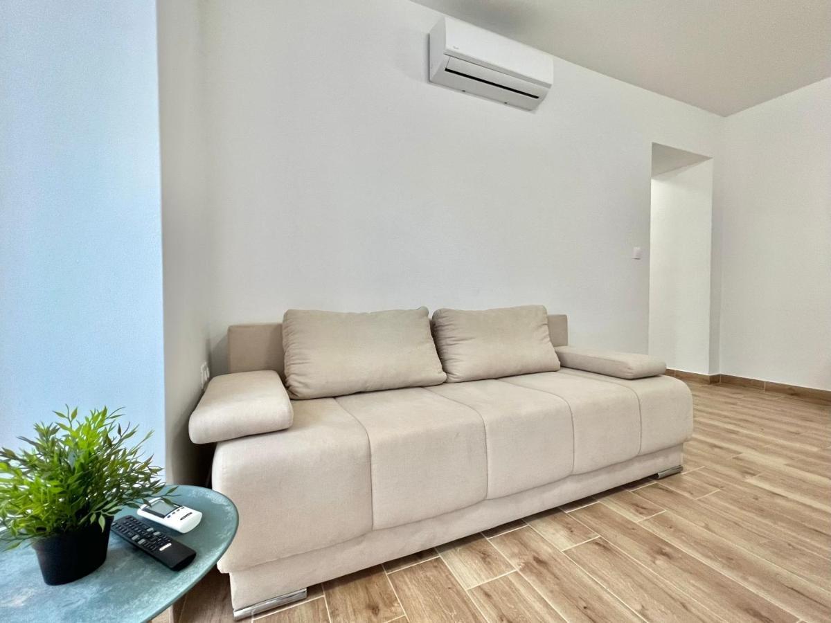 Fantasia Del Mare Apartment And Rooms 드라말리 외부 사진