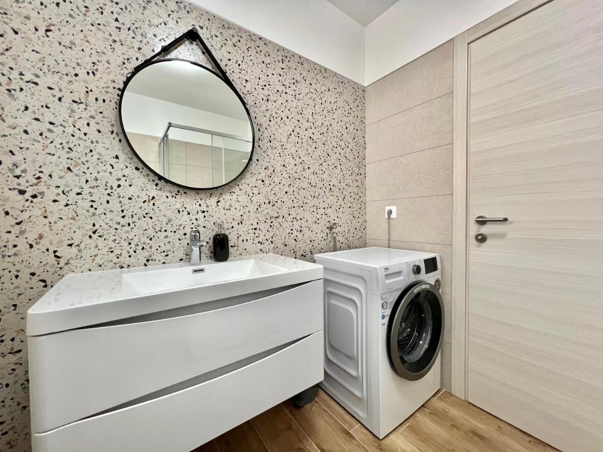 Fantasia Del Mare Apartment And Rooms 드라말리 외부 사진