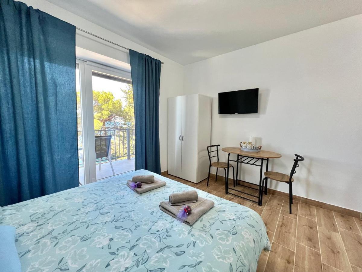 Fantasia Del Mare Apartment And Rooms 드라말리 외부 사진