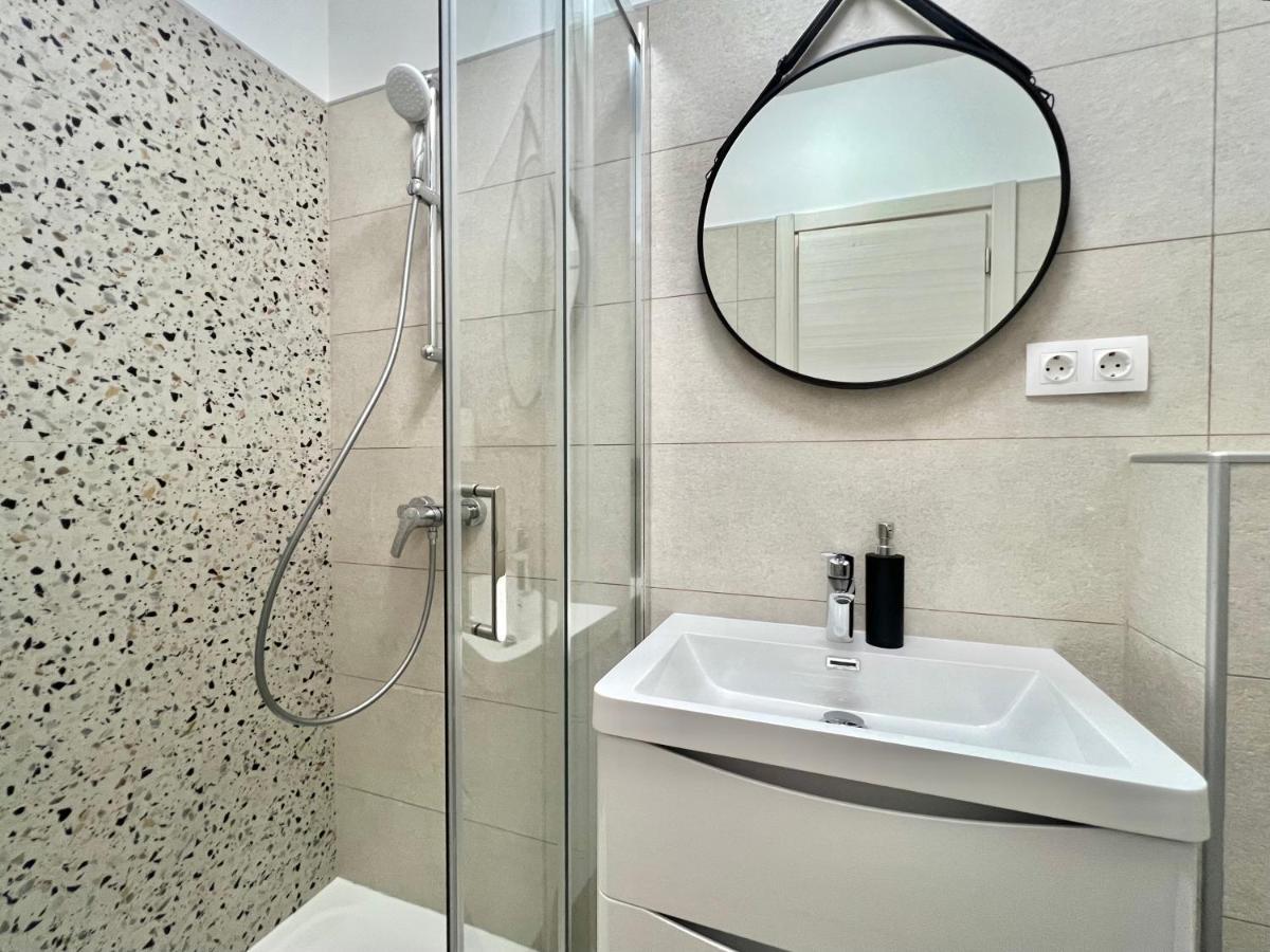 Fantasia Del Mare Apartment And Rooms 드라말리 외부 사진