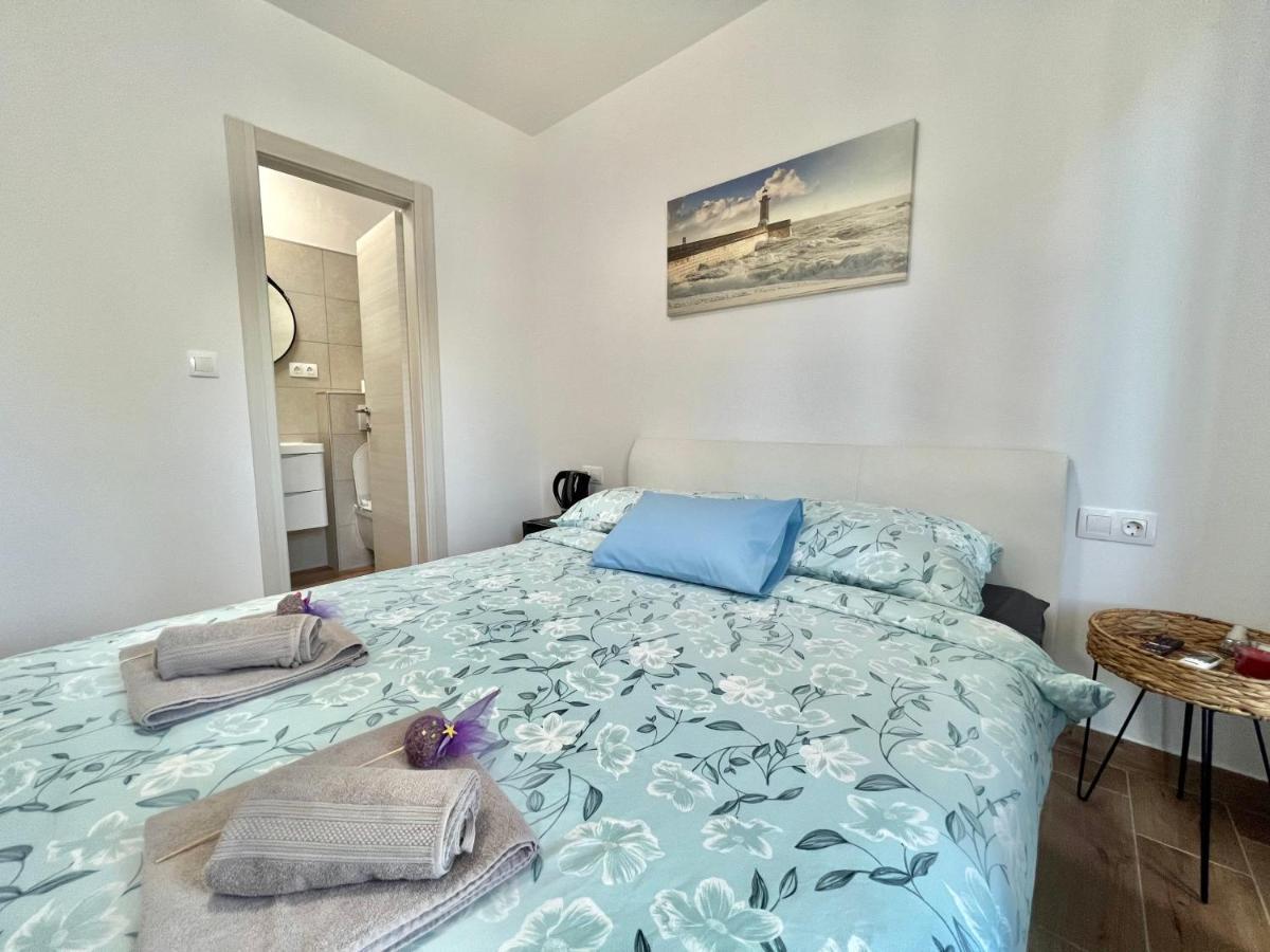 Fantasia Del Mare Apartment And Rooms 드라말리 외부 사진