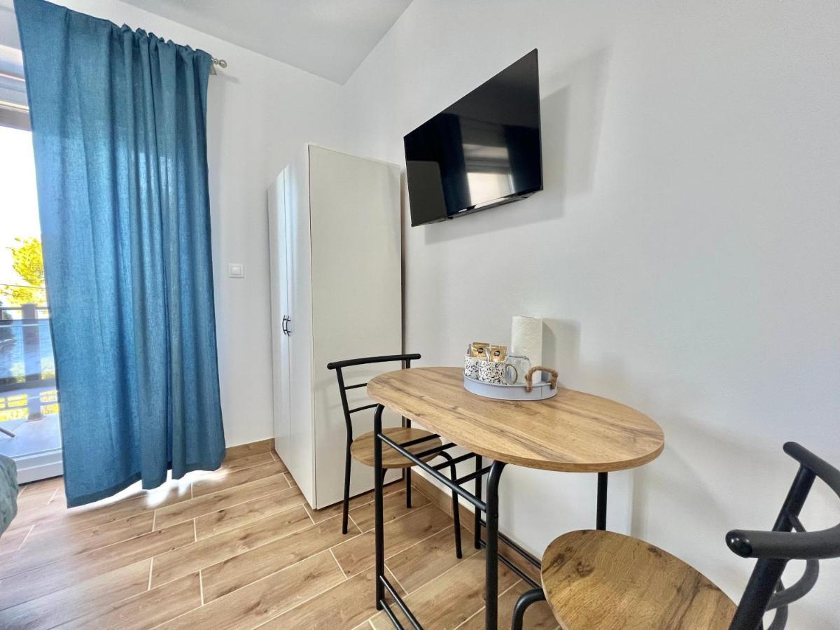 Fantasia Del Mare Apartment And Rooms 드라말리 외부 사진