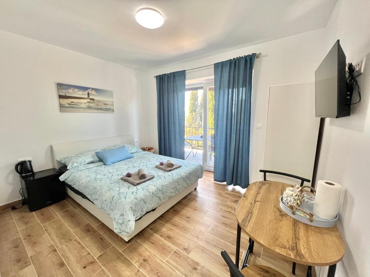 Fantasia Del Mare Apartment And Rooms 드라말리 외부 사진