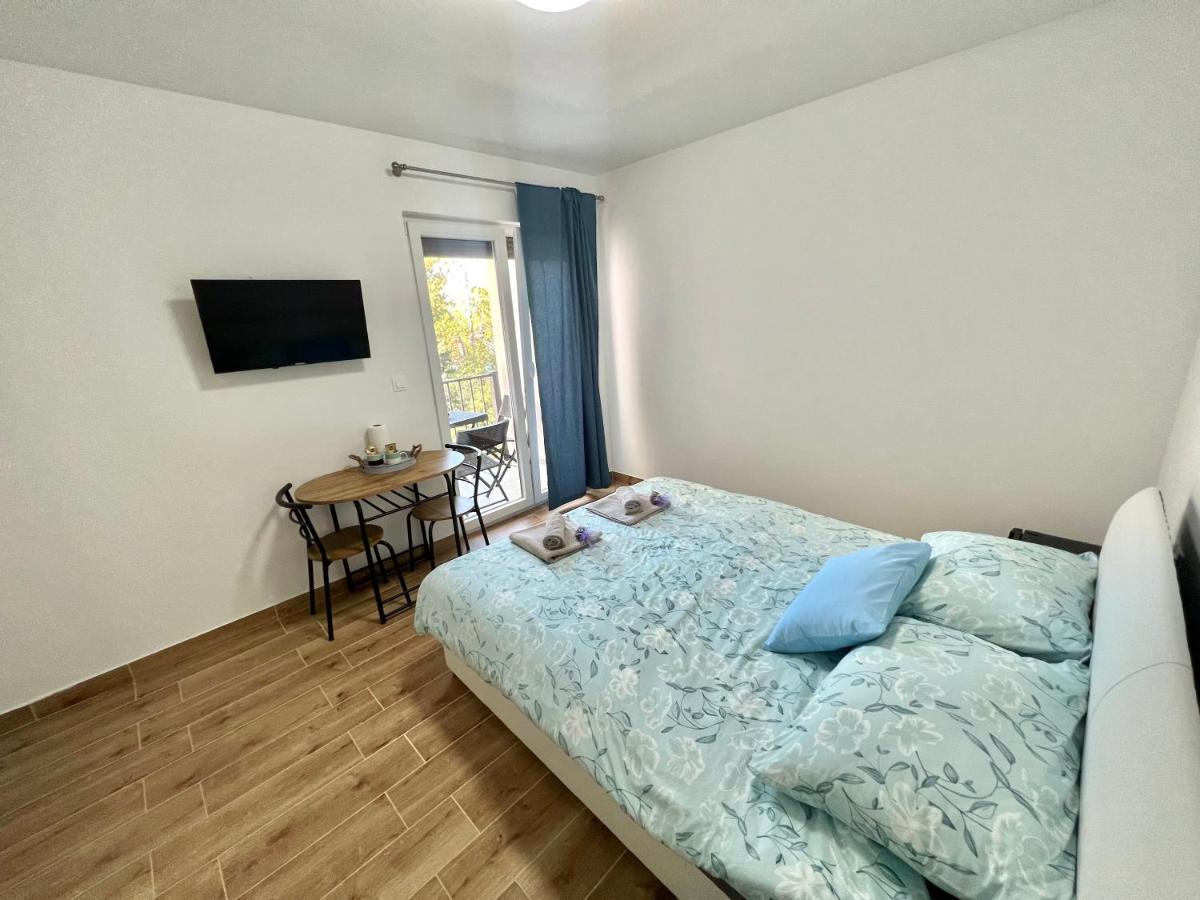 Fantasia Del Mare Apartment And Rooms 드라말리 외부 사진